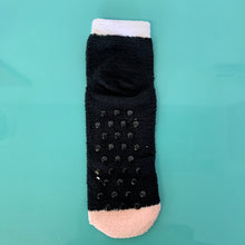 Load image into Gallery viewer, Cat Pouch Fuzzy Socks (Women's)
